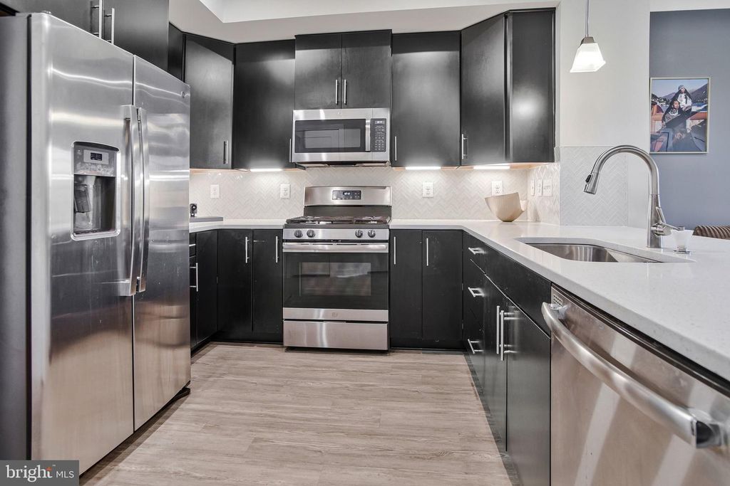 Image 8 of property listing at 14520 MATTAWOMAN DR #1400-A, Brandywine, MD 20613