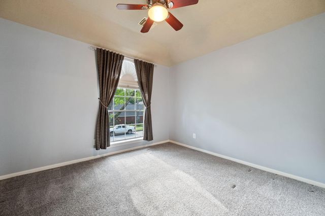 9315 Woodwind Lakes Drive, Houston, TX 77040