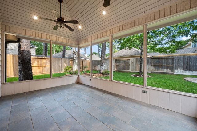 9315 Woodwind Lakes Drive, Houston, TX 77040