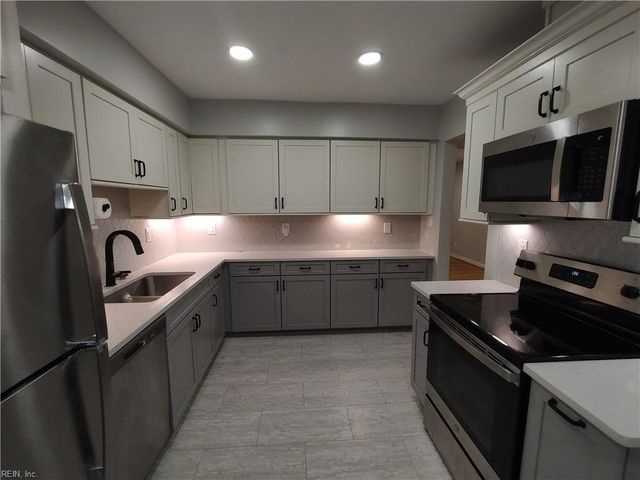 2056 Atwater CIR, Norfolk, VA 23509
