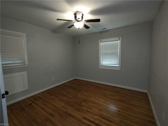 2056 Atwater CIR, Norfolk, VA 23509