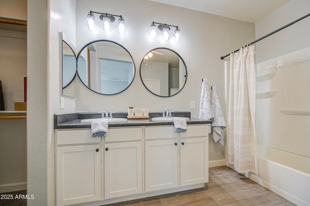 6219 W ORCHID Lane, Glendale, AZ 85302