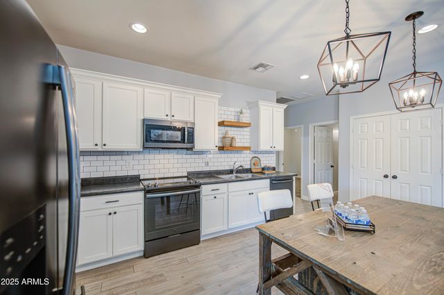 6219 W ORCHID Lane, Glendale, AZ 85302