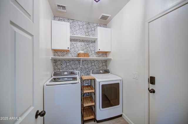 6219 W ORCHID Lane, Glendale, AZ 85302