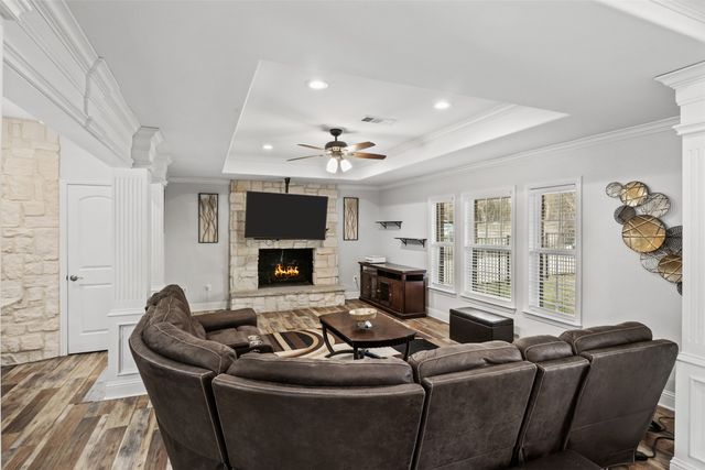 2002 W Bear Creek Road, Cedar Hill, TX 75104