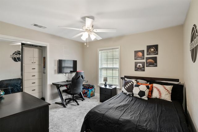 2002 W Bear Creek Road, Cedar Hill, TX 75104