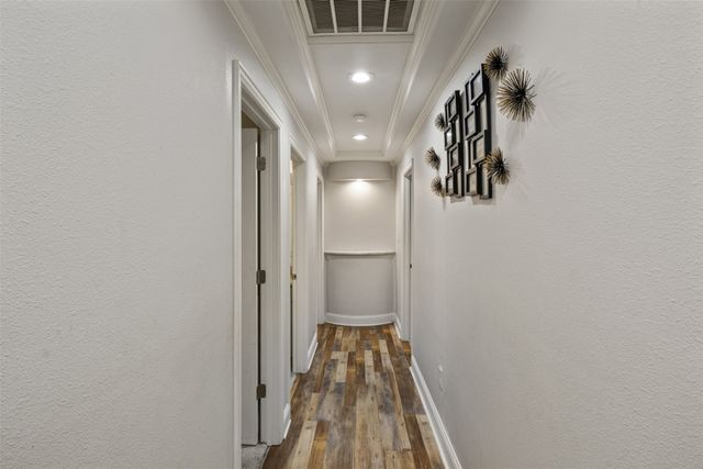 2002 W Bear Creek Road, Cedar Hill, TX 75104