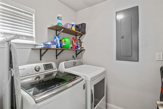 2002 W Bear Creek Road, Cedar Hill, TX 75104