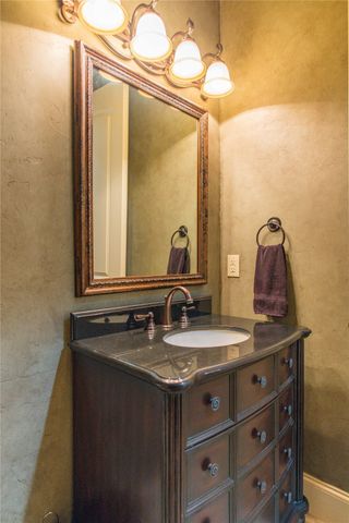 33 Glistening Pond Drive, Frisco, TX 75034