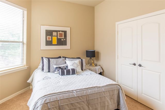 33 Glistening Pond Drive, Frisco, TX 75034