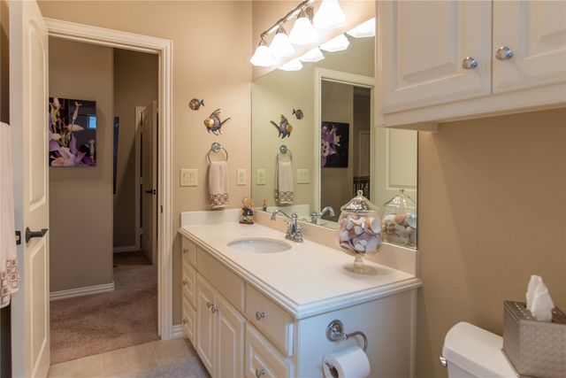 33 Glistening Pond Drive, Frisco, TX 75034