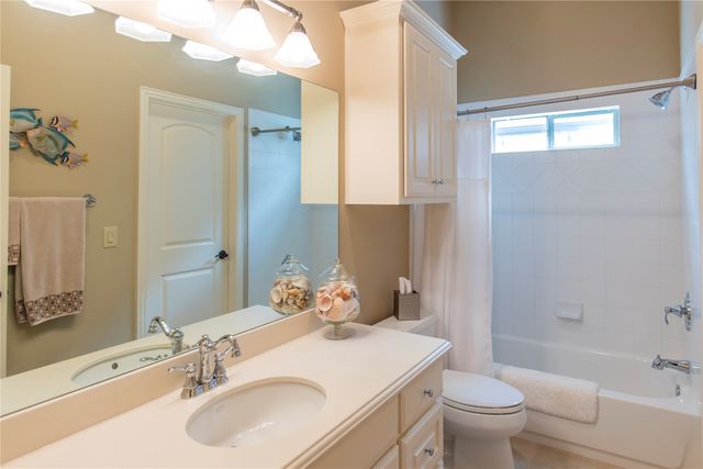 33 Glistening Pond Drive, Frisco, TX 75034