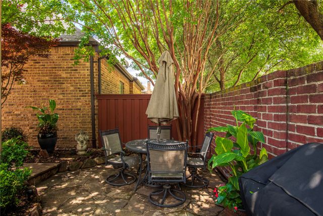 33 Glistening Pond Drive, Frisco, TX 75034