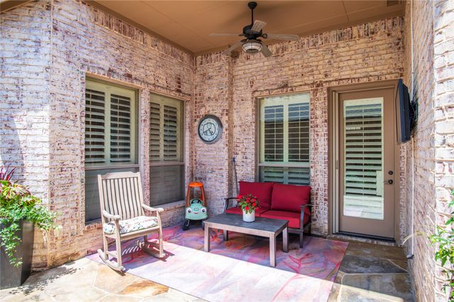33 Glistening Pond Drive, Frisco, TX 75034
