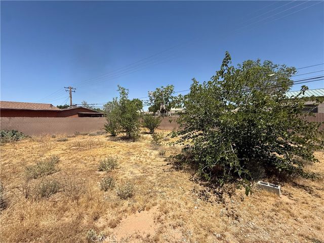 15355 Wanaque, Apple Valley, CA 92307
