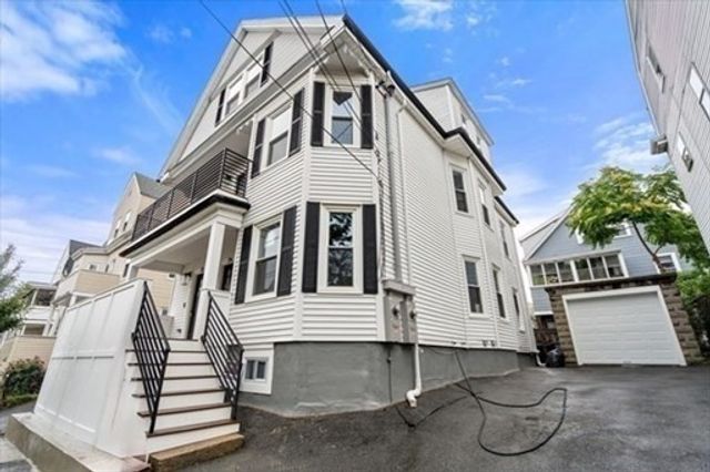 22 Charnwood Rd B, Somerville, MA 02144