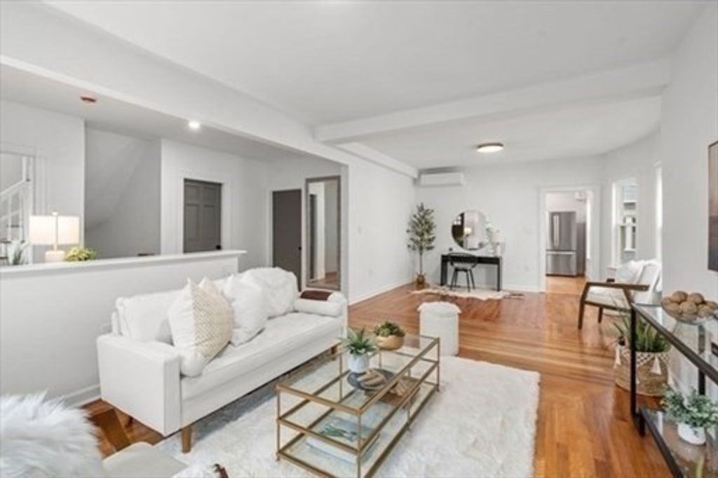 22 Charnwood Rd B, Somerville, MA 02144