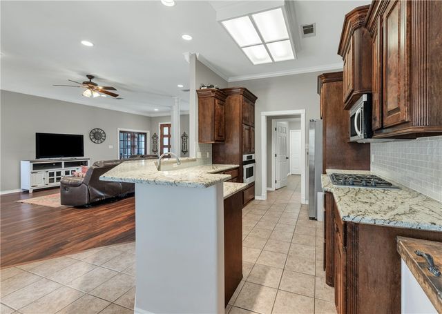 4439 Woodland Ridge Court, College Station, TX 77845