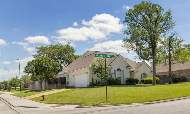4439 Woodland Ridge Court, College Station, TX 77845