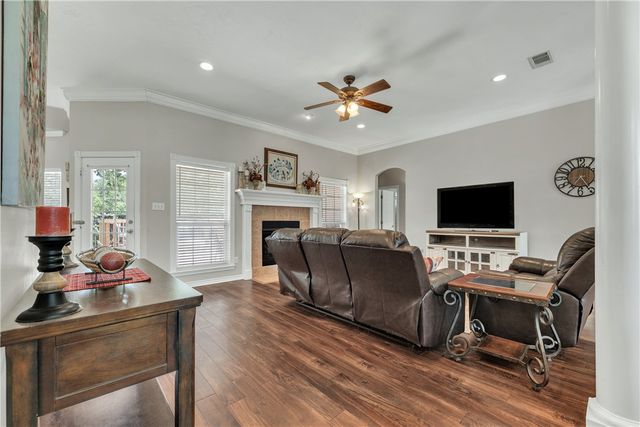 4439 Woodland Ridge Court, College Station, TX 77845