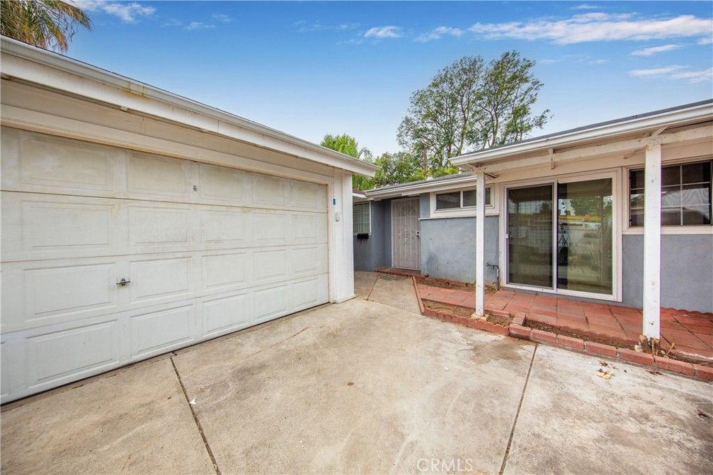 Image 1 of property listing at 7421 Ostrom Avenue, Van Nuys, CA 91406