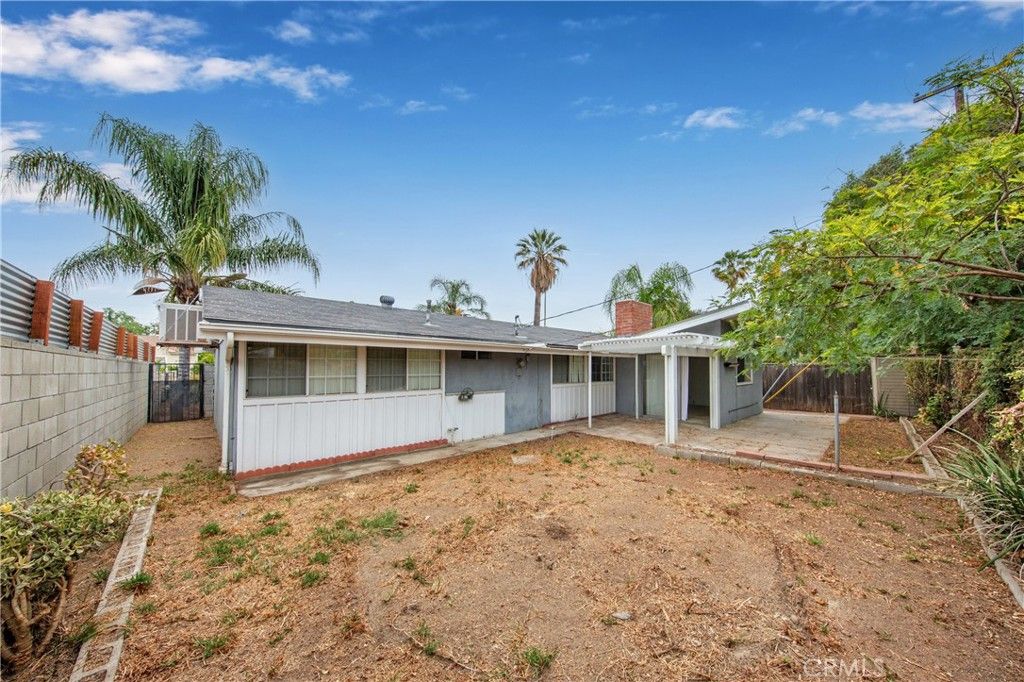 Image 16 of property listing at 7421 Ostrom Avenue, Van Nuys, CA 91406