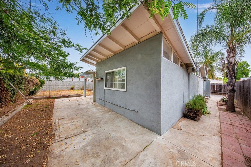Image 17 of property listing at 7421 Ostrom Avenue, Van Nuys, CA 91406