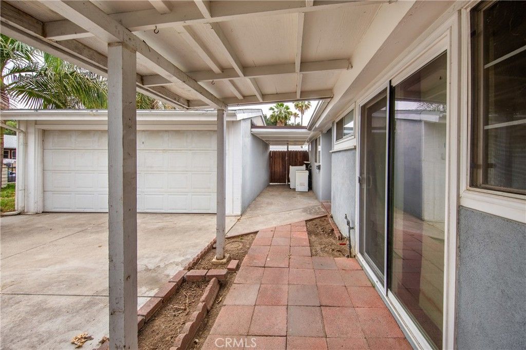 Image 2 of property listing at 7421 Ostrom Avenue, Van Nuys, CA 91406