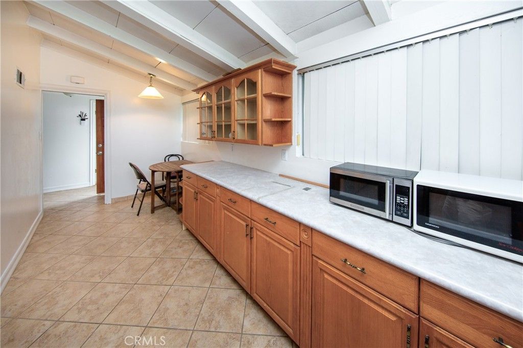 Image 8 of property listing at 7421 Ostrom Avenue, Van Nuys, CA 91406