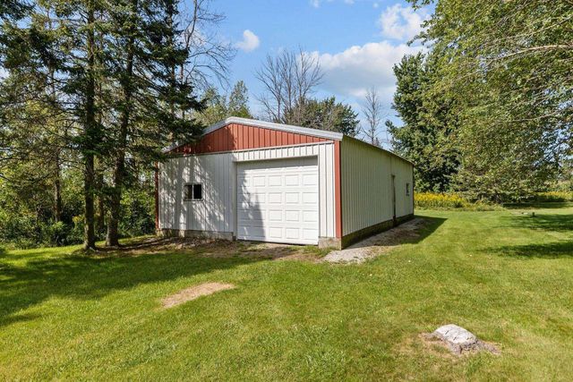 W596 BIRCH DRIVE, Pulaski, WI 54163