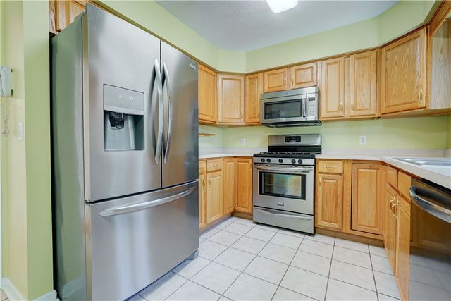 73 Logans Run, Greece, NY 14626