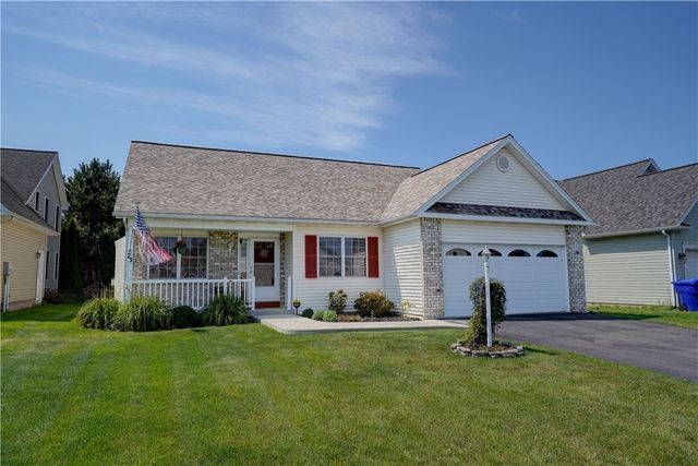 73 Logans Run, Greece, NY 14626