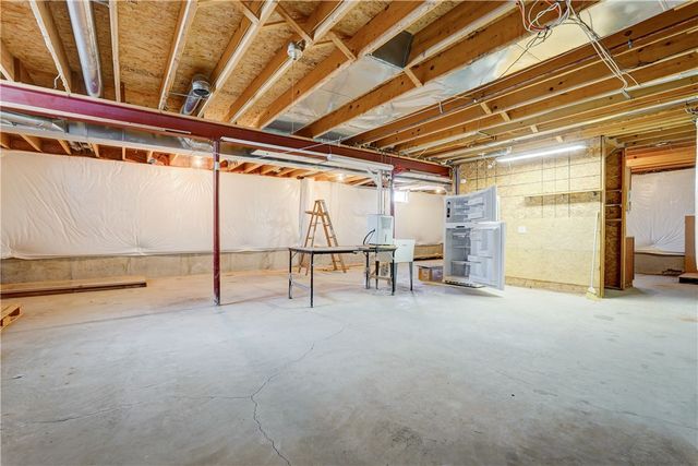 73 Logans Run, Greece, NY 14626