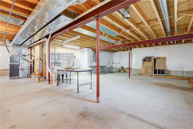 73 Logans Run, Greece, NY 14626