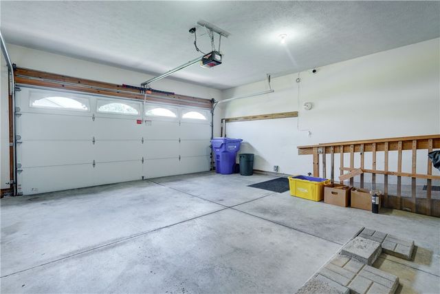 73 Logans Run, Greece, NY 14626