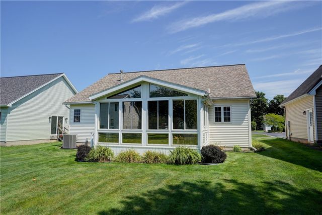 73 Logans Run, Greece, NY 14626