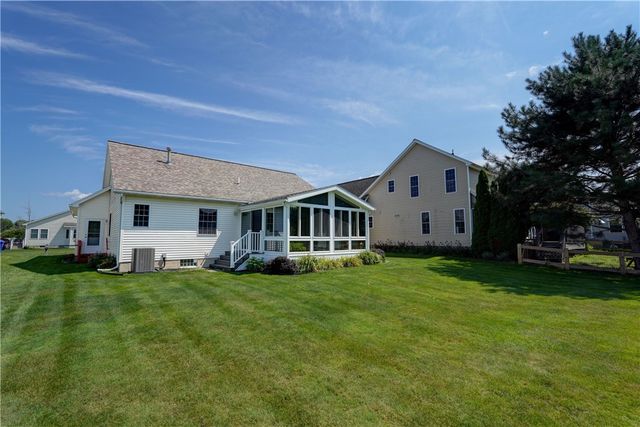 73 Logans Run, Greece, NY 14626