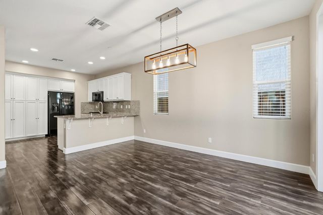 2124 Camino Real Way, Roseville, CA 95747