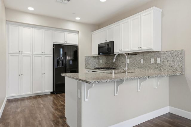 2124 Camino Real Way, Roseville, CA 95747