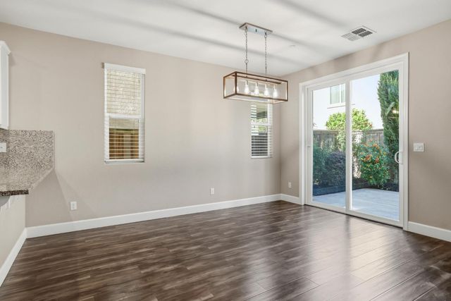 2124 Camino Real Way, Roseville, CA 95747