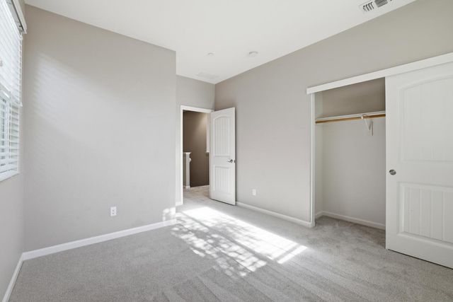 2124 Camino Real Way, Roseville, CA 95747