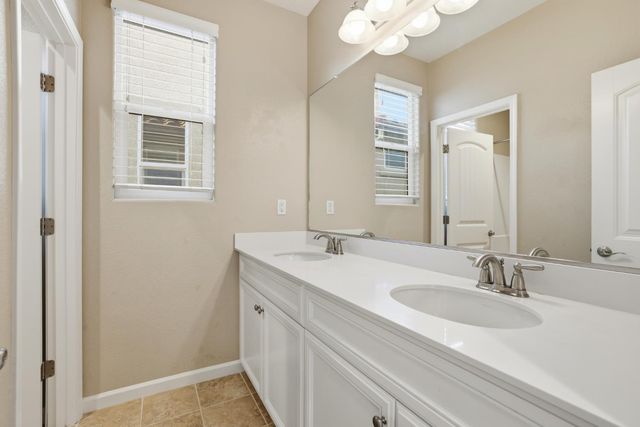 2124 Camino Real Way, Roseville, CA 95747