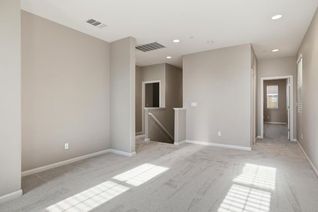 2124 Camino Real Way, Roseville, CA 95747