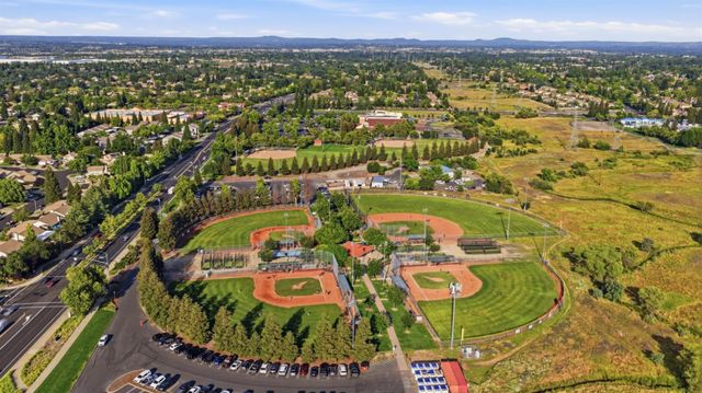 2124 Camino Real Way, Roseville, CA 95747