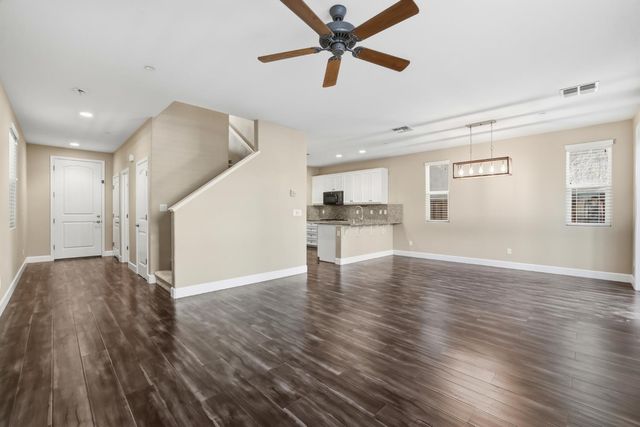 2124 Camino Real Way, Roseville, CA 95747