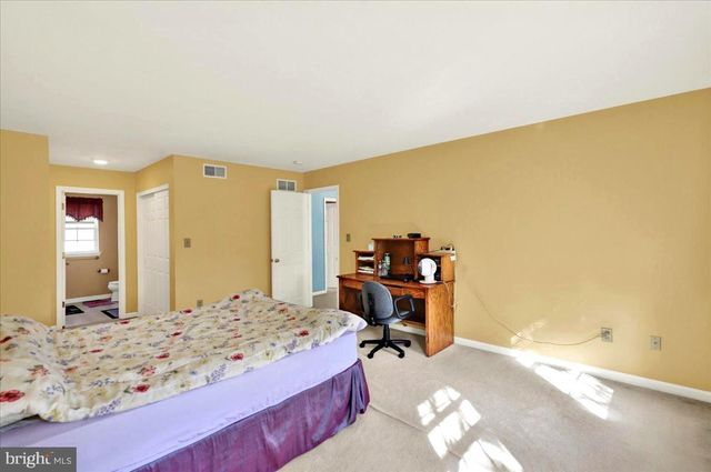209 BATTENKILL DR, Douglassville, PA 19518