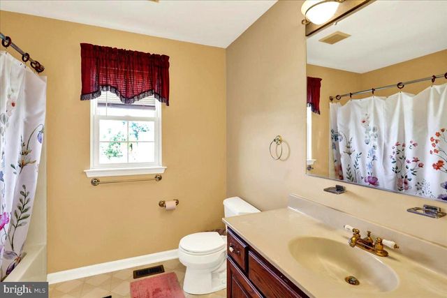 209 BATTENKILL DR, Douglassville, PA 19518