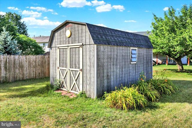 209 BATTENKILL DR, Douglassville, PA 19518