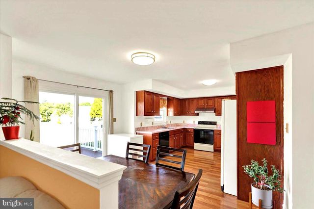 209 BATTENKILL DR, Douglassville, PA 19518