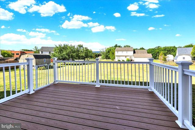 209 BATTENKILL DR, Douglassville, PA 19518